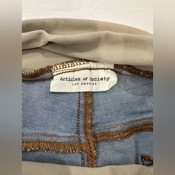 Articles of Society Women Maternity Jean Shorts Distressed Over Belly Size 30 - Picture 11 of 16